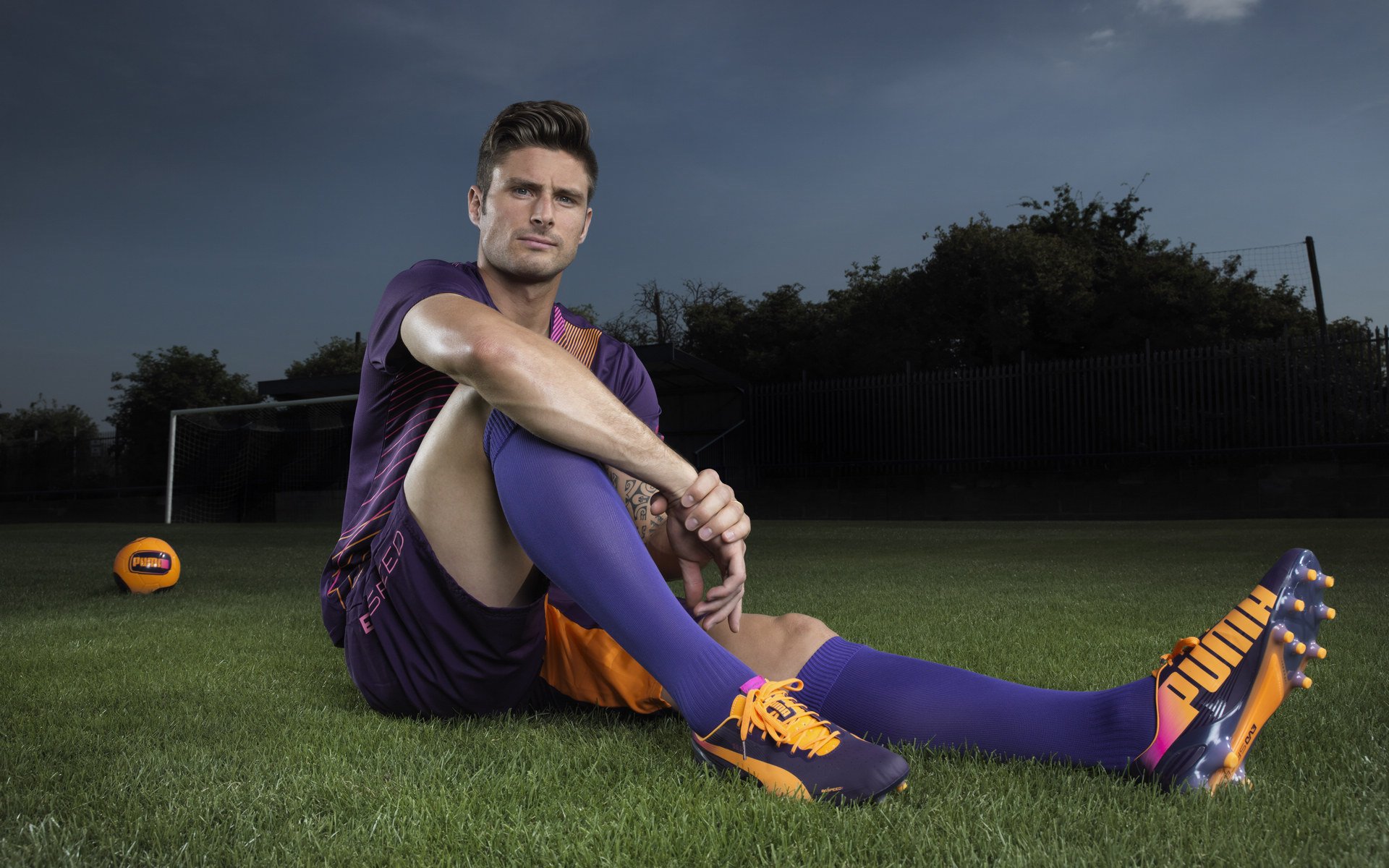 九游app官网下载-恩多比·恩乔：他以精准的踢球与出色的战术视野成为南非进攻核心