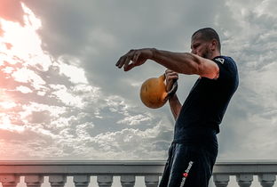 九游网游官网-詹姆斯亲自指导小将完成训练动作，詹姆斯训练有多刻苦